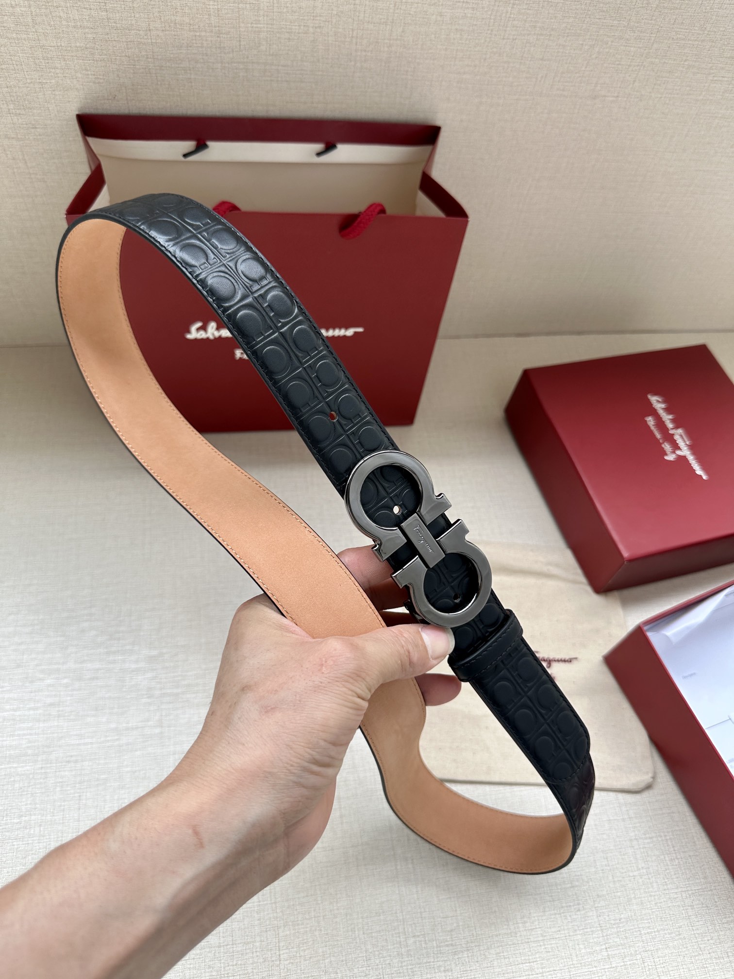 菲拉格慕尺寸:34mm精品专柜扣真空