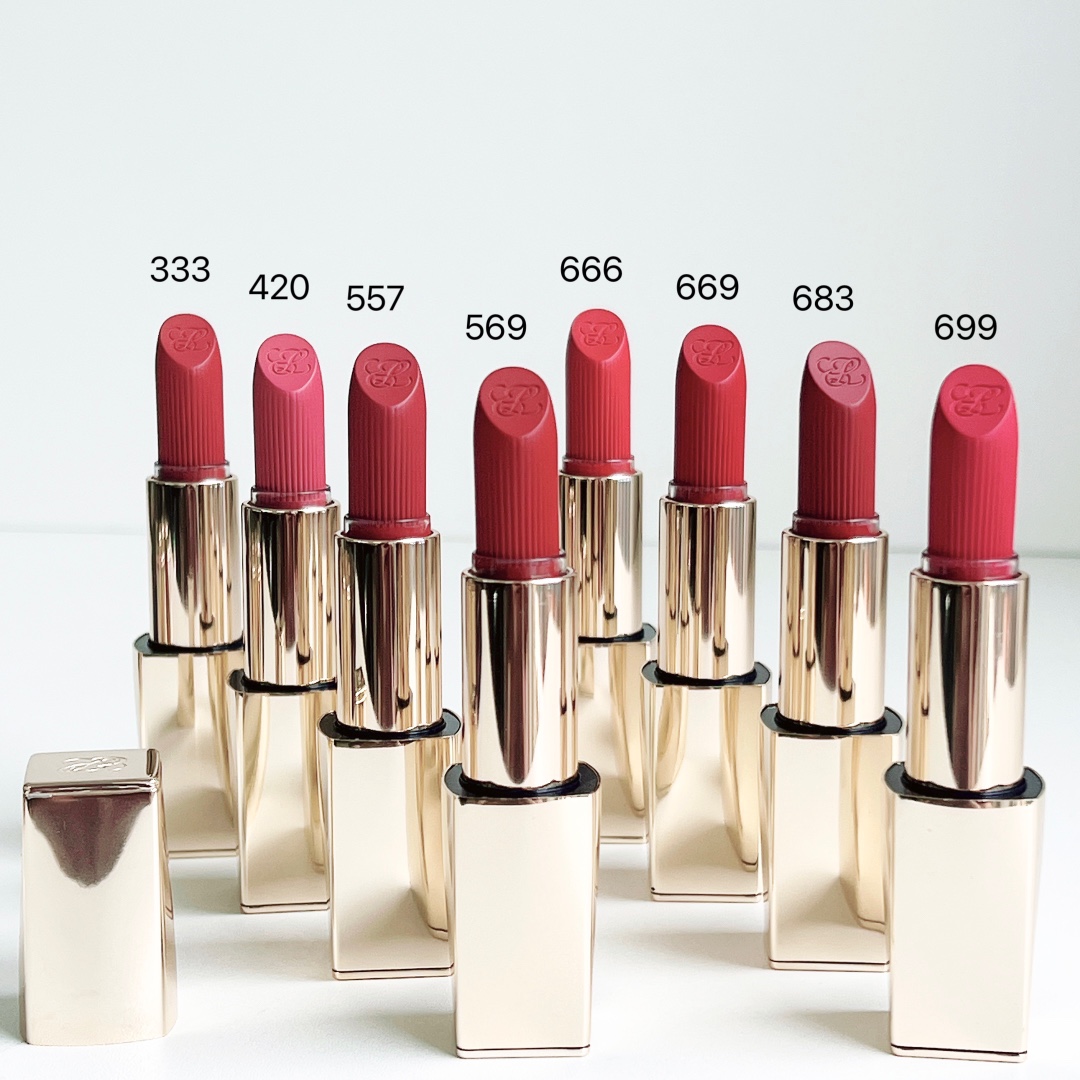 专柜品质/55💰包邮
雅诗兰黛绒雾小金管口红！色号：333-420-557-569-626-666-669-683-699。