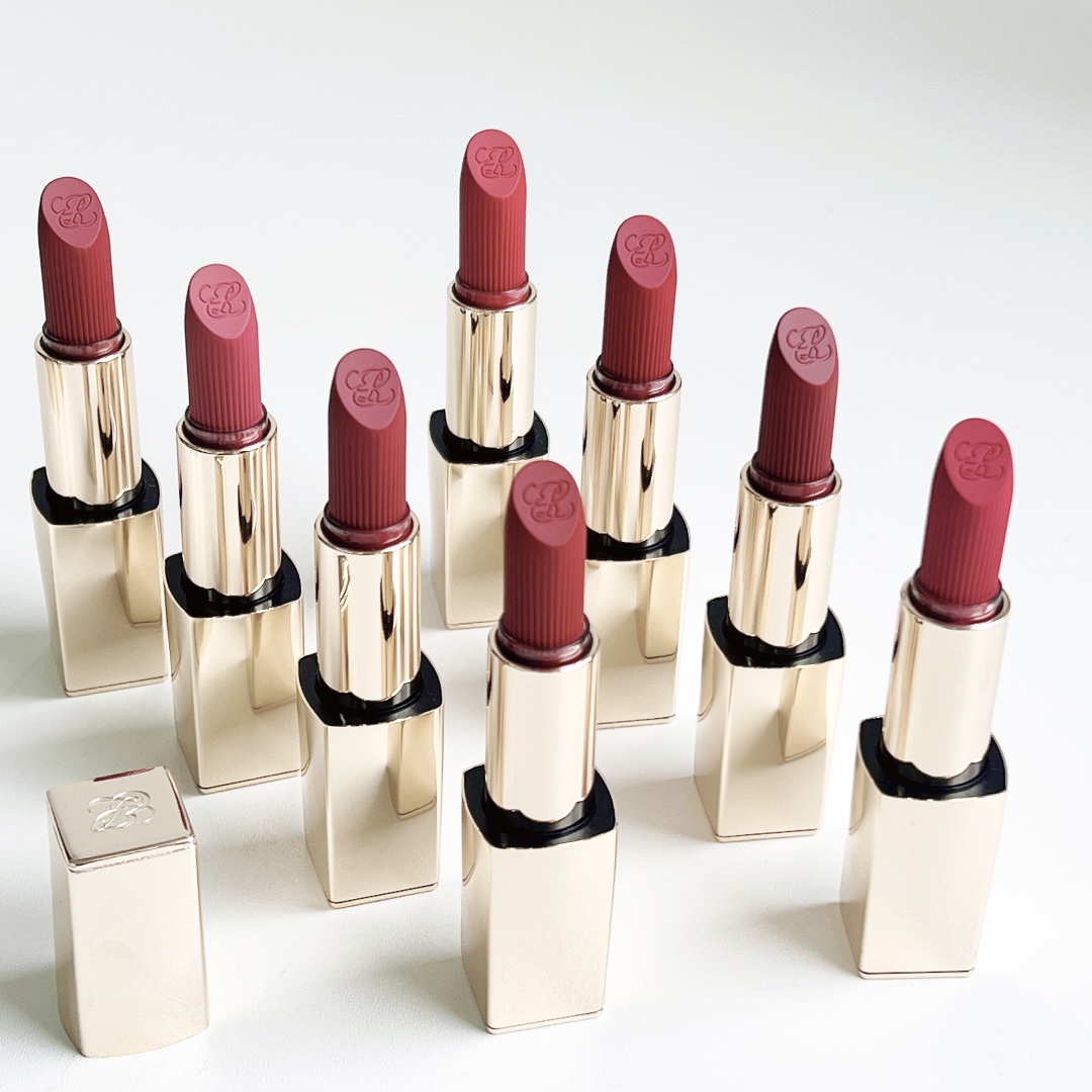 专柜品质/55💰包邮
雅诗兰黛绒雾小金管口红！色号：333-420-557-569-626-666-669-683-699。