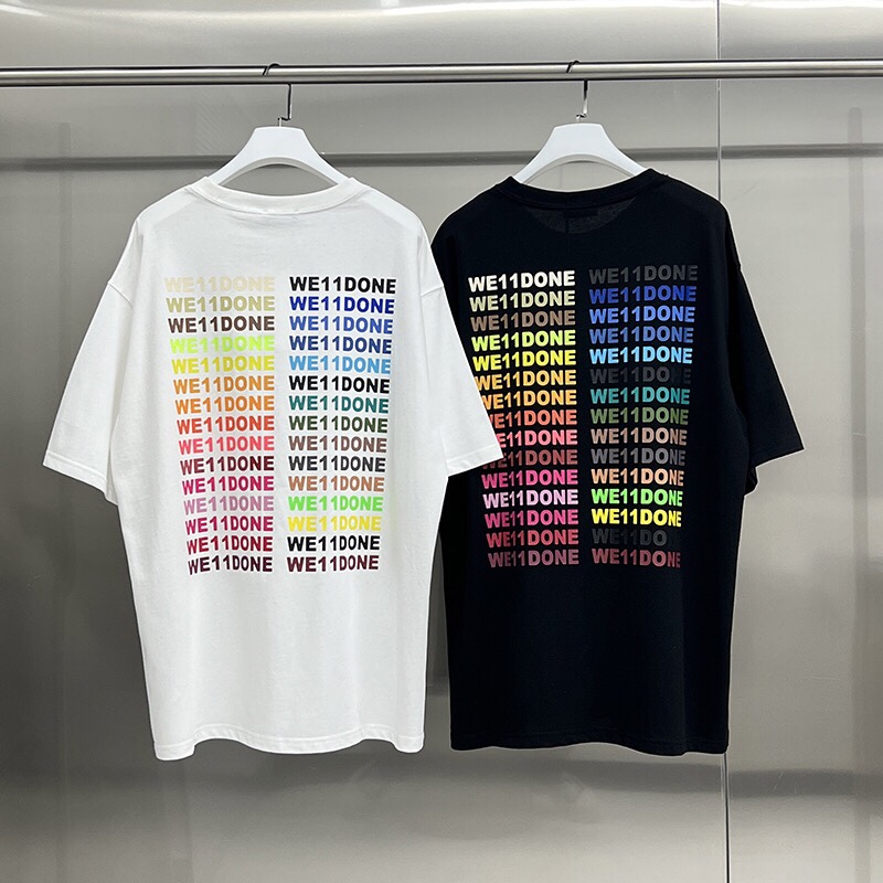 💰78 款号: W144#
WE11DONETRACK彩虹印花 宽松圆领短袖T恤男女情侣款
面料:280g双纱精梳紧密赛络纺重磅纯棉
工艺:走线均是全身三线缝制,后领织带包边延伸到肩部加固,细节井口与肩膀处的衔接处打了倒针,更加无缝衔接。印花采用高端工艺不易开裂,区别市面普通版本
辅料:吊牌洗水主唛,全套定制的YUAN版辅料
颜色:白色、黑色
尺码:S-L
肩宽 胸围 衣长
S 码 52 112 71
M码 54 118 73
L 码 56 124 75