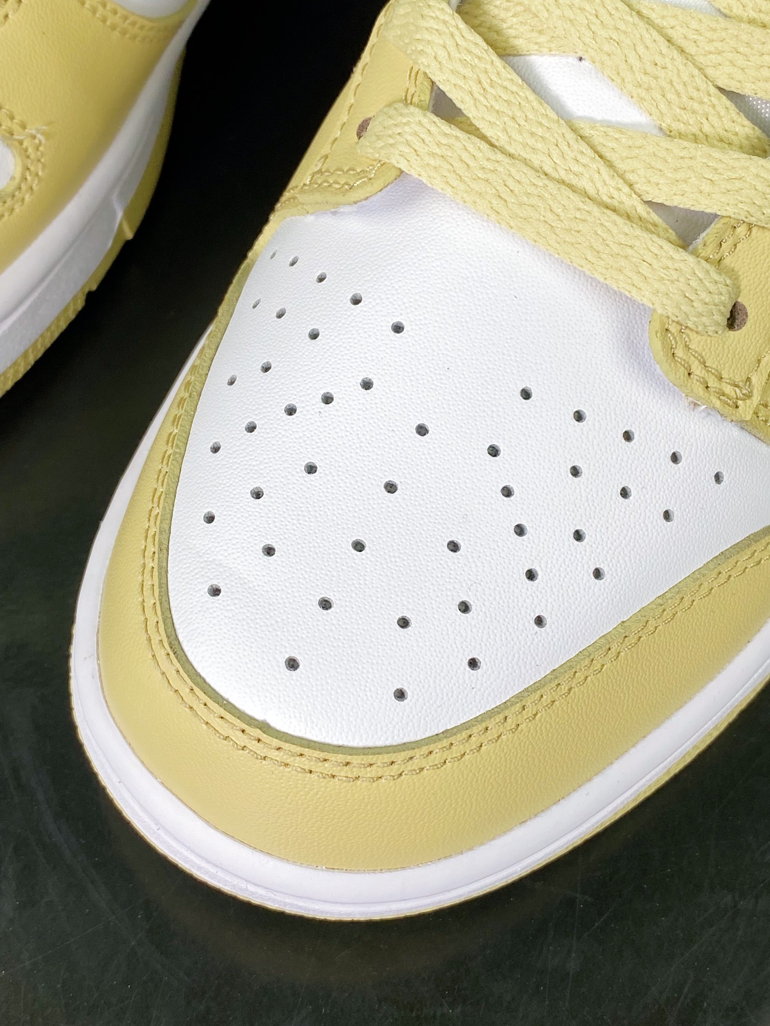 220 SB Dunk Low Retro GS”Tan White”扣篮系列低帮休闲运动滑板板鞋“燕麦奶茶米黄”DV0833-100