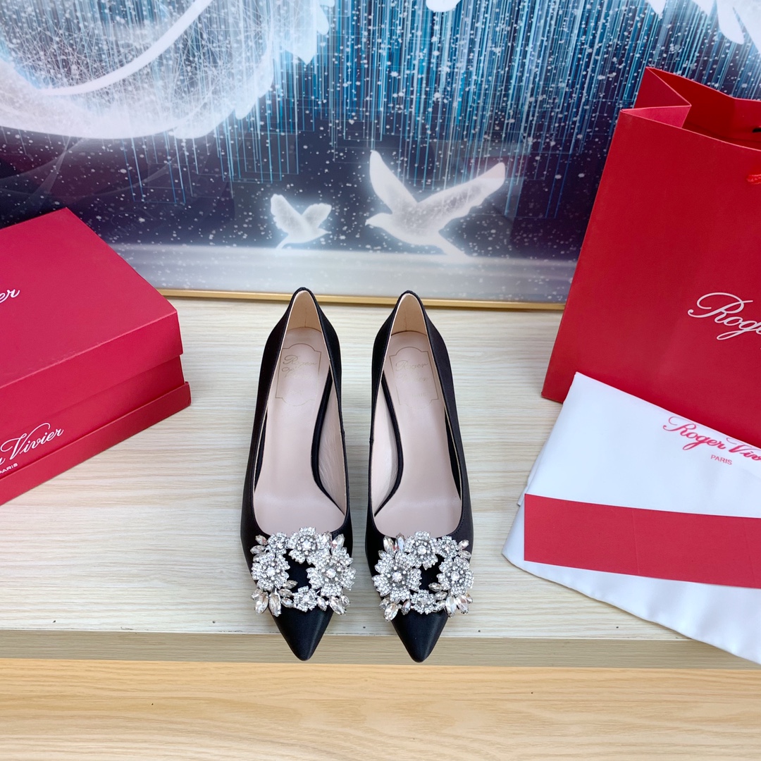 2023 New Springs Shoe Collection: Italian Imports with Platinum Detail