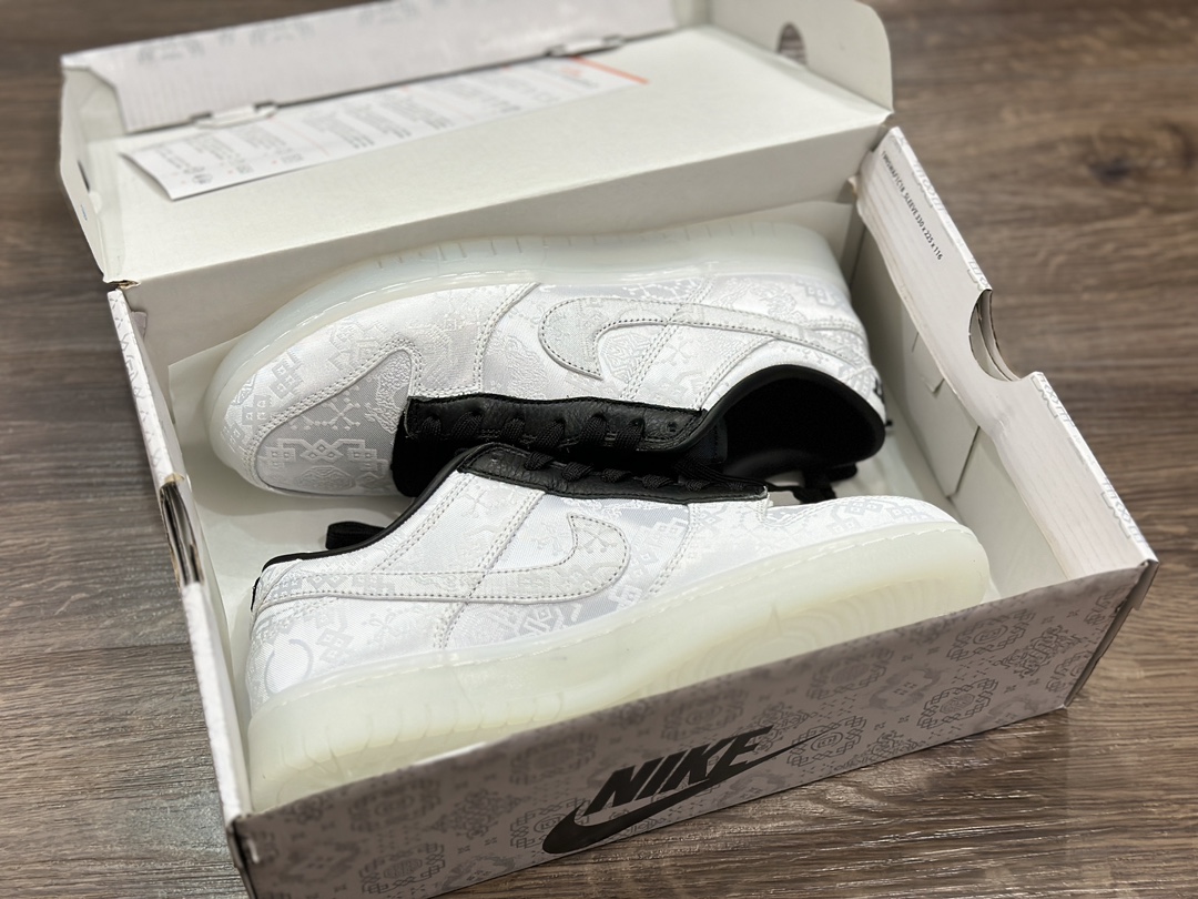 280 NIKE SB Dunk Low 白丝绸 低帮休闲运动鞋  FN0315-110