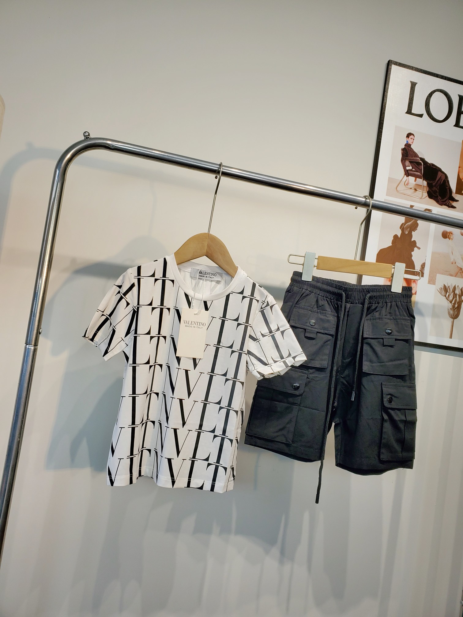 Valentino 2023 New Child T-Shirt: Pure Cotton, Stylish Design, Hand Wash Recommended, Various Sizes - 图片 2