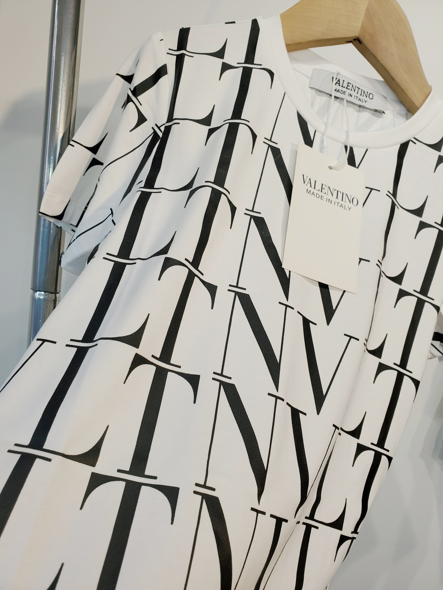 Valentino 2023 New Child T-Shirt: Pure Cotton, Stylish Design, Hand Wash Recommended, Various Sizes - 图片 6