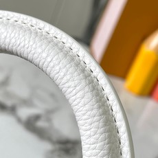 升级版 本款M21704 LV x YK Capucines BB 手袋出自路易威登 x 草间弥生合作 升级版 本款M21704 LV x YK Capucines BB 手袋出自路易威登 x 草间弥生合作