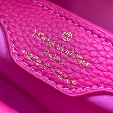 升级版 M21727路易威登 x 草间弥生崭新合作系列推出此款 LV x YK Capucines B 升级版 M21727路易威登 x 草间弥生崭新合作系列推出此款 LV x YK Capucines B