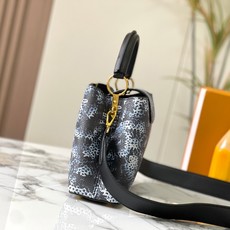 升级版 M21727路易威登 x 草间弥生崭新合作系列推出此款 LV x YK Capucines B 升级版 M21727路易威登 x 草间弥生崭新合作系列推出此款 LV x YK Capucines B