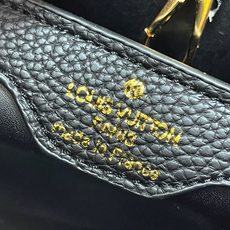升级版 M21727路易威登 x 草间弥生崭新合作系列推出此款 LV x YK Capucines B 升级版 M21727路易威登 x 草间弥生崭新合作系列推出此款 LV x YK Capucines B