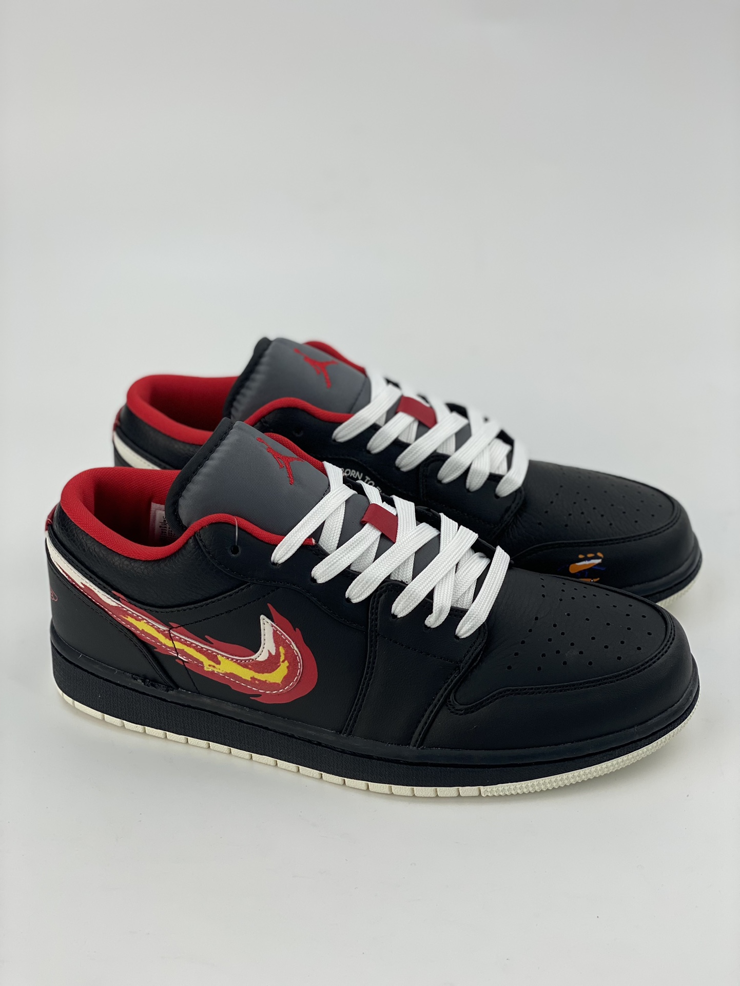 200 Air Jordan 1 Low 黑红火焰 FJ7073-010