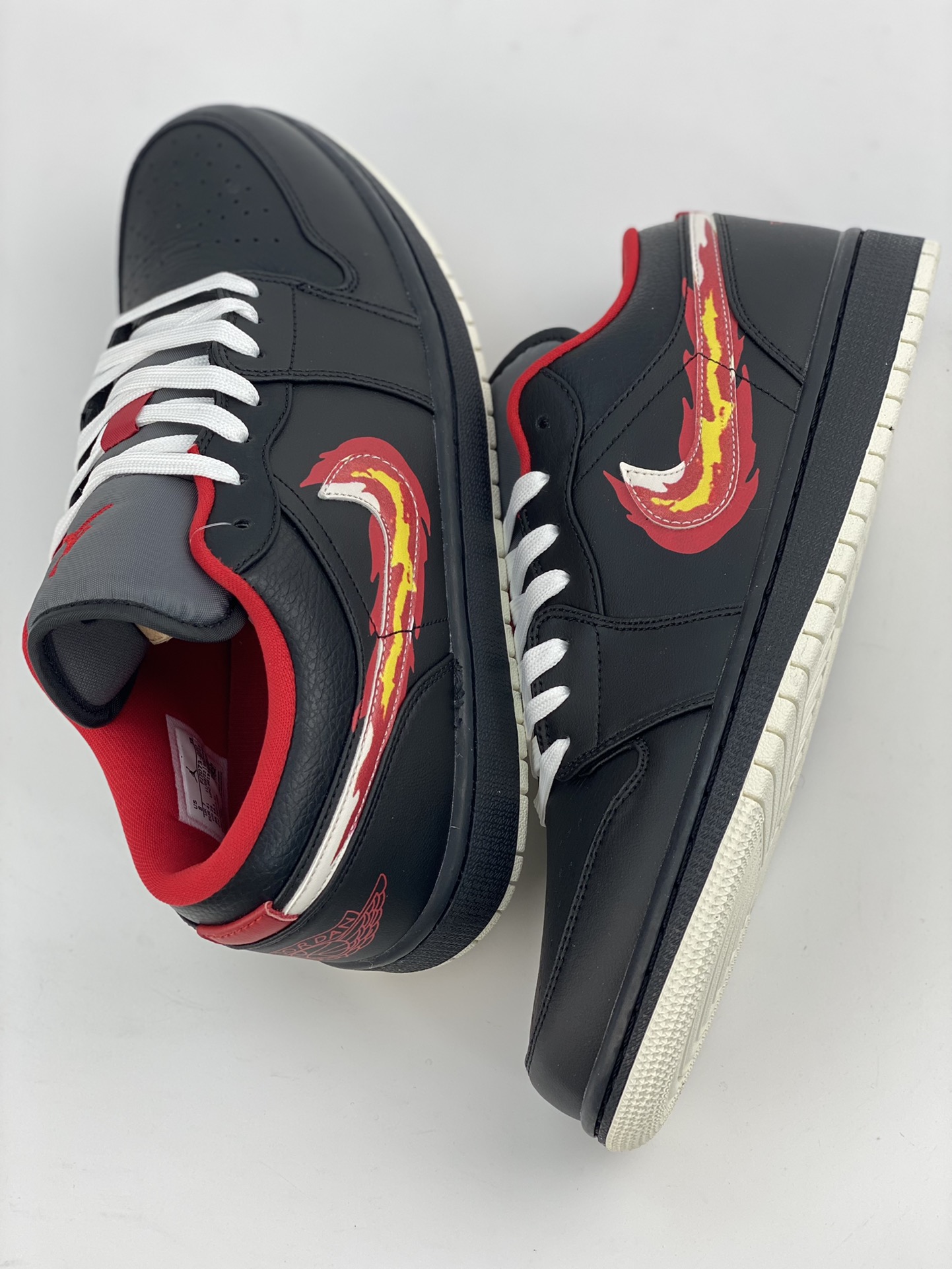 200 Air Jordan 1 Low 黑红火焰 FJ7073-010