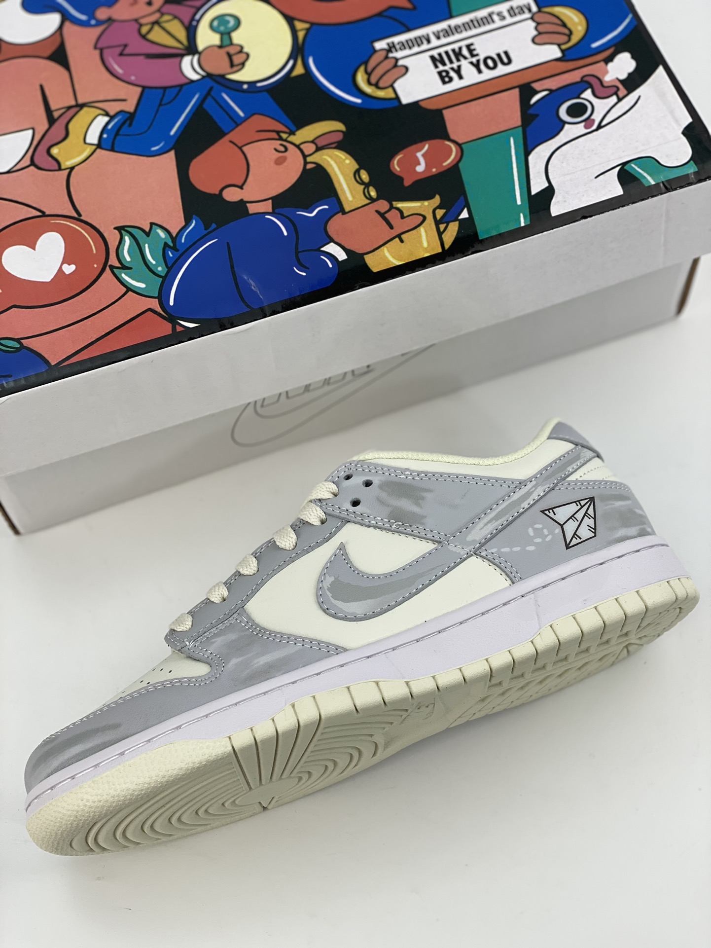 NIKE SB Dunk Low light gray milky white paper airplane graffiti NB2206-218