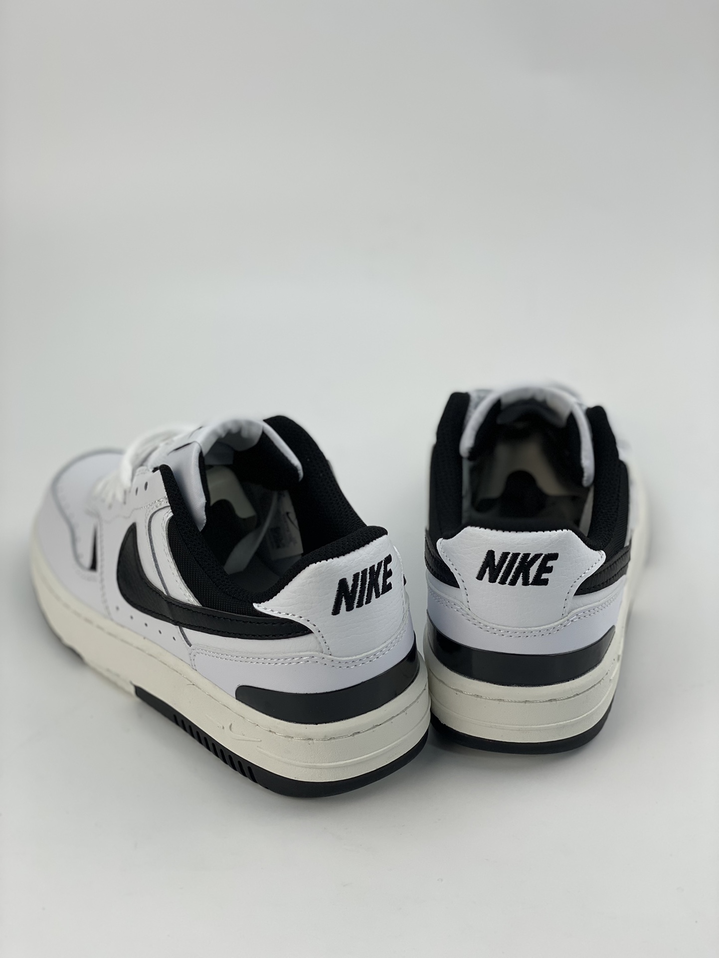 150 Nike Gamma Force 百搭单品 经典复古篮球板鞋 DX9176-100
