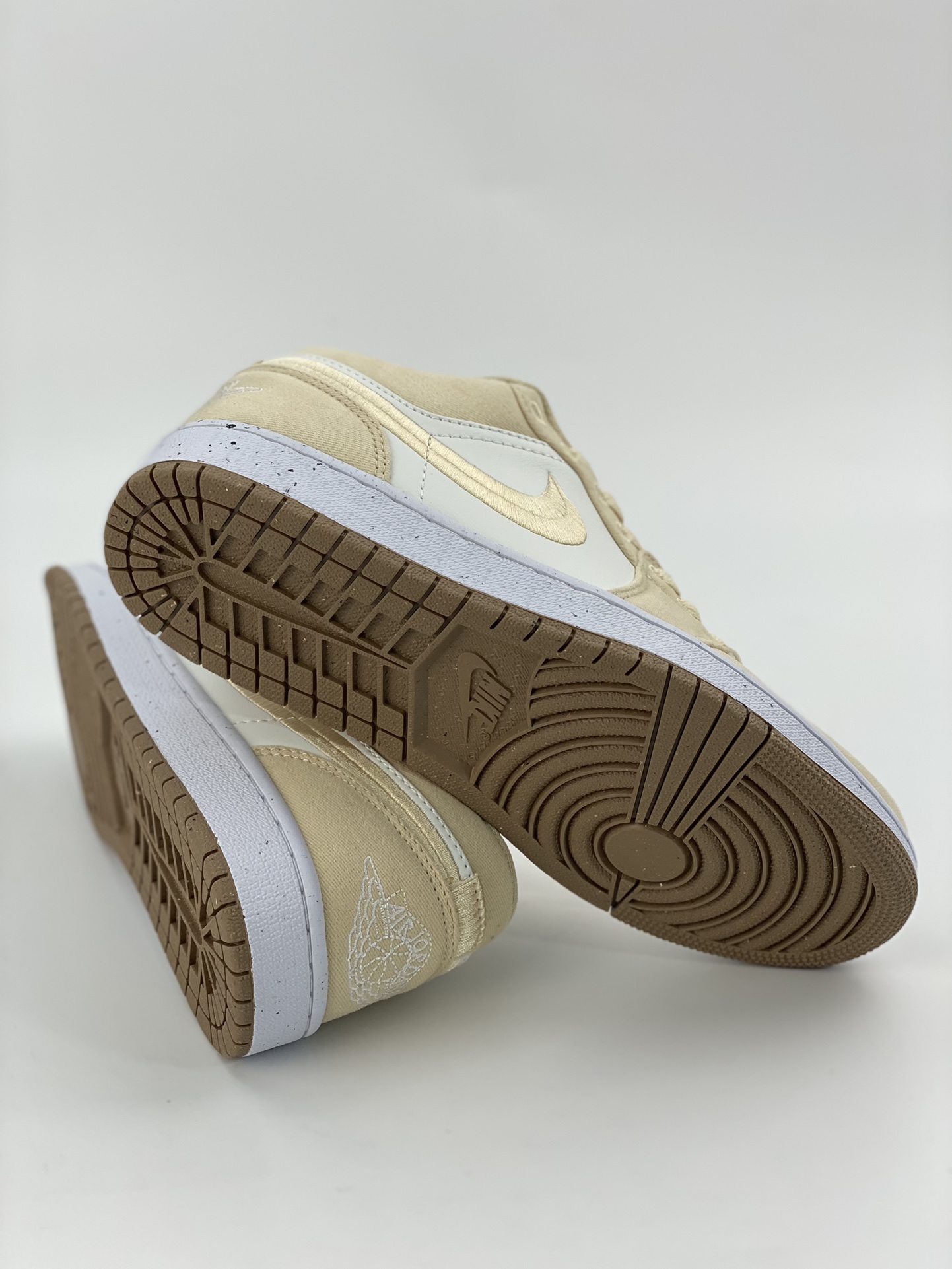 200 Air Jordan 1 Low 米黄白 FN3722-701