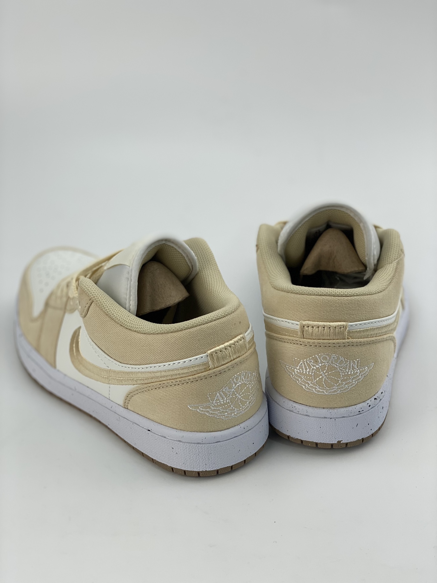 200 Air Jordan 1 Low 米黄白 FN3722-701
