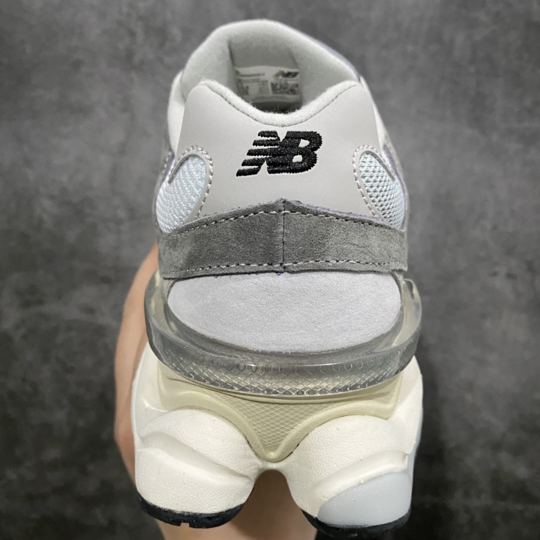 图片[4]-【渠道版】新百伦 New Balance NB9060 浅灰色U9060GRYn市场最好版本 没有之一的存在n 全套原楦原纸板原厂数据开发 进口三明治网面 原装进口翻毛皮料正确绒感卡色 正确中底拉帮中底网布细节 原厂标裁 带紫光防伪 定制后跟透明水晶模块 冲裁组合 大底贴合程度胶水上色把控完美 整洁度挑战全网艺术家 多道序QC把关品质完善 匠心打造 耗时两个月开发完成 工艺极其复杂难度可想而知 新开独立私模大底 全网唯一正确六层组合大底 高端零售专供产物Size：36 37 37.5 38 38.5 39 40 40.5 41 42 42.5 43 44 45.5 46.5-莆田鞋批发中心