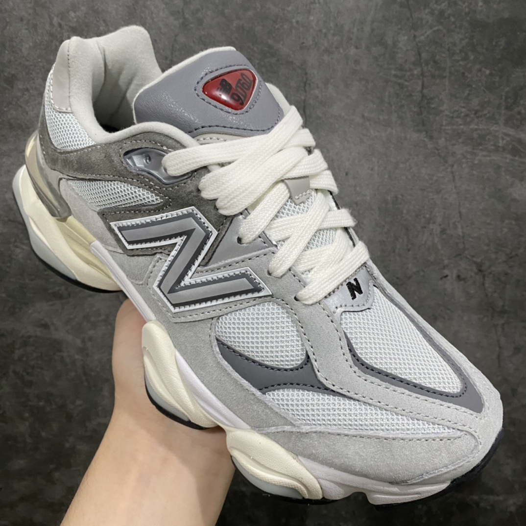 图片[3]-【渠道版】新百伦 New Balance NB9060 浅灰色U9060GRYn市场最好版本 没有之一的存在n 全套原楦原纸板原厂数据开发 进口三明治网面 原装进口翻毛皮料正确绒感卡色 正确中底拉帮中底网布细节 原厂标裁 带紫光防伪 定制后跟透明水晶模块 冲裁组合 大底贴合程度胶水上色把控完美 整洁度挑战全网艺术家 多道序QC把关品质完善 匠心打造 耗时两个月开发完成 工艺极其复杂难度可想而知 新开独立私模大底 全网唯一正确六层组合大底 高端零售专供产物Size：36 37 37.5 38 38.5 39 40 40.5 41 42 42.5 43 44 45.5 46.5-莆田鞋批发中心