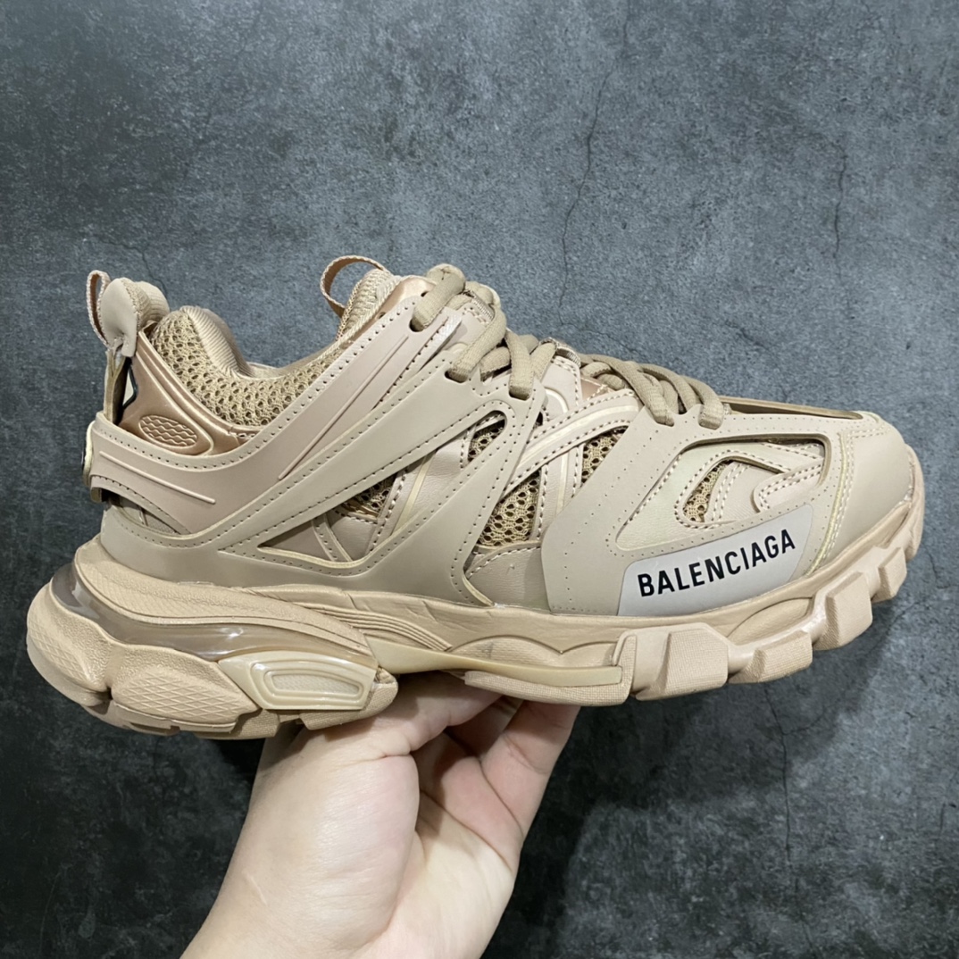 【VG版本】 巴黎世家3代系列 Balenciaga Track 3.0 低帮老爹鞋 卡其色n纯原版本 原装大盒 从里到外 一切百分百还原官方配置顶级专供碾压市面真标版本n整双鞋子从头到尾难度极高  原鞋购入开版n里里外外已攻破任何细节部位 韩国订单需求 无可挑剔 尺码：35 36 37 38 39 40 41 42 43 44 45 46-莆田鞋批发中心