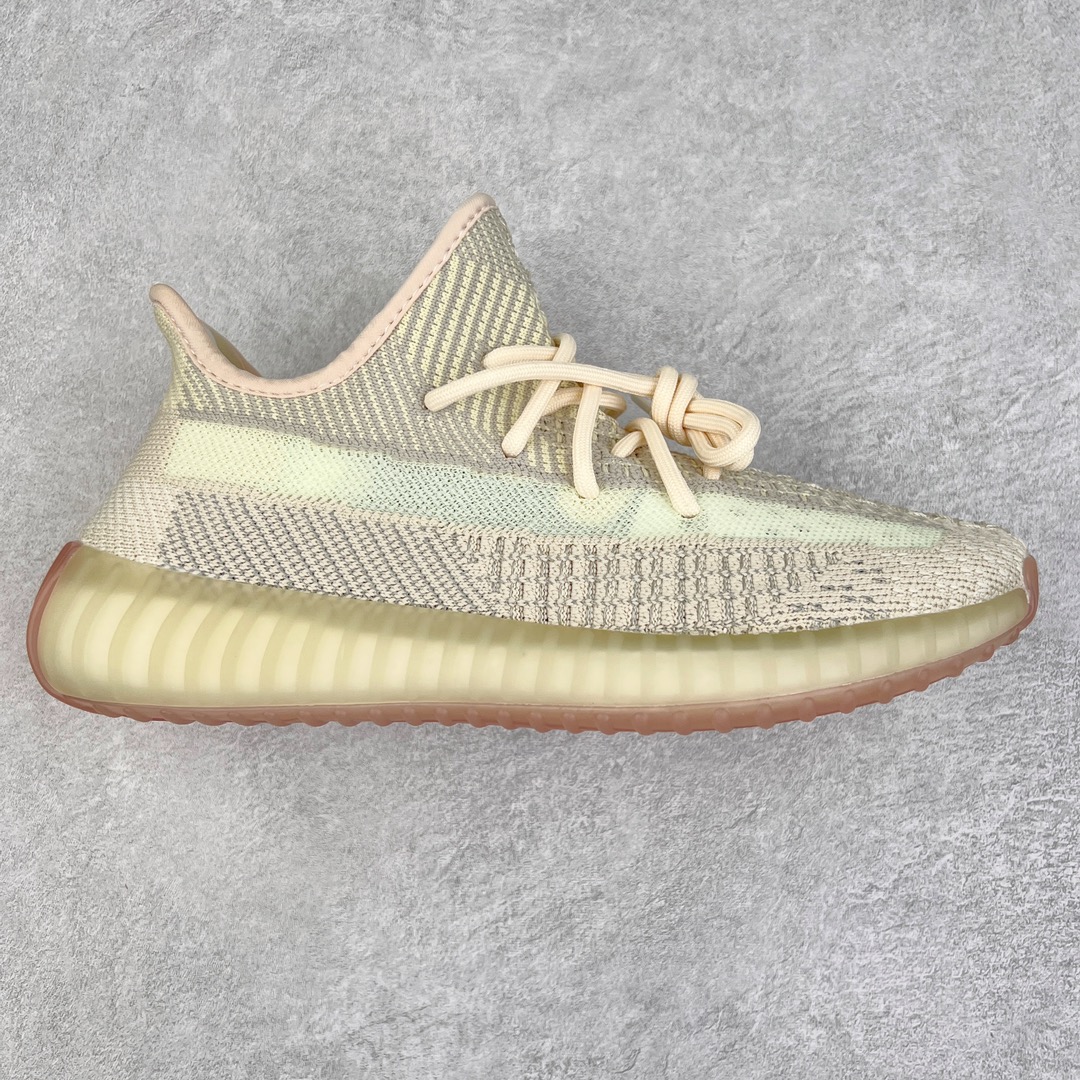 零售💰200 ＃R版福利 长期补货‼Yeezy Boost 350 V2 拼接满天星 FW5318 工厂配套商长期套现 正常出厂触碰不到的单价 百分百全新货品 零氧化发霉 给足利润空间操作 超乎所想的高性价比 原装纸板楦头开发 用料绝不含糊 原盒原配 知名大厂出品 品控到位 原装厚实针织面 外贸订单口碑惊人 进口机台打造完美鞋型 满钉油性爆米花 鞋型细节后跟收缩度完美 上脚轻易乱真 毕竟没人会趴着看你细节 为保证脚感 建议选大半码 SIZE：36 36.5 37 38 38.5 39 40 40.5 41 42 42.5 43 44 44.5 45 46 47 48 编码：by2936000-运动鞋