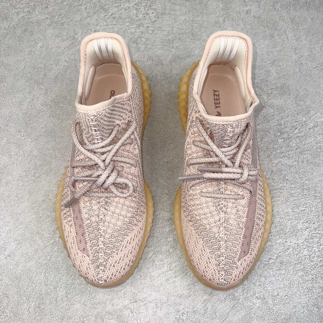 图片[2]-零售💰200 ＃R版福利 长期补货‼Yeezy Boost 350 V2 粉满天星 FY5666 工厂配套商长期套现 正常出厂触碰不到的单价 百分百全新货品 零氧化发霉 给足利润空间操作 超乎所想的高性价比 原装纸板楦头开发 用料绝不含糊 原盒原配 知名大厂出品 品控到位 原装厚实针织面 外贸订单口碑惊人 进口机台打造完美鞋型 满钉油性爆米花 鞋型细节后跟收缩度完美 上脚轻易乱真 毕竟没人会趴着看你细节 为保证脚感 建议选大半码 SIZE：36 36.5 37 38 38.5 39 40 40.5 41 42 42.5 43 44 44.5 45 46 47 48 编码：by2936000-运动鞋