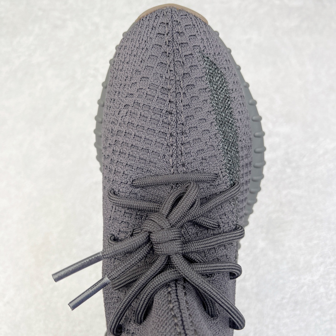 图片[4]-零售💰200 ＃R版福利 长期补货‼Yeezy Boost 350 V2 黑生胶满天星 FY4176 工厂配套商长期套现 正常出厂触碰不到的单价 百分百全新货品 零氧化发霉 给足利润空间操作 超乎所想的高性价比 原装纸板楦头开发 用料绝不含糊 原盒原配 知名大厂出品 品控到位 原装厚实针织面 外贸订单口碑惊人 进口机台打造完美鞋型 满钉油性爆米花 鞋型细节后跟收缩度完美 上脚轻易乱真 毕竟没人会趴着看你细节 为保证脚感 建议选大半码 SIZE：36 36.5 37 38 38.5 39 40 40.5 41 42 42.5 43 44 44.5 45 46 47 48 编码：by2936000-运动鞋