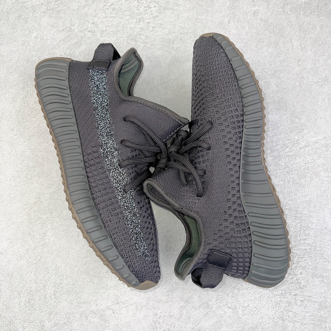 图片[3]-零售💰200 ＃R版福利 长期补货‼Yeezy Boost 350 V2 黑生胶满天星 FY4176 工厂配套商长期套现 正常出厂触碰不到的单价 百分百全新货品 零氧化发霉 给足利润空间操作 超乎所想的高性价比 原装纸板楦头开发 用料绝不含糊 原盒原配 知名大厂出品 品控到位 原装厚实针织面 外贸订单口碑惊人 进口机台打造完美鞋型 满钉油性爆米花 鞋型细节后跟收缩度完美 上脚轻易乱真 毕竟没人会趴着看你细节 为保证脚感 建议选大半码 SIZE：36 36.5 37 38 38.5 39 40 40.5 41 42 42.5 43 44 44.5 45 46 47 48 编码：by2936000-运动鞋