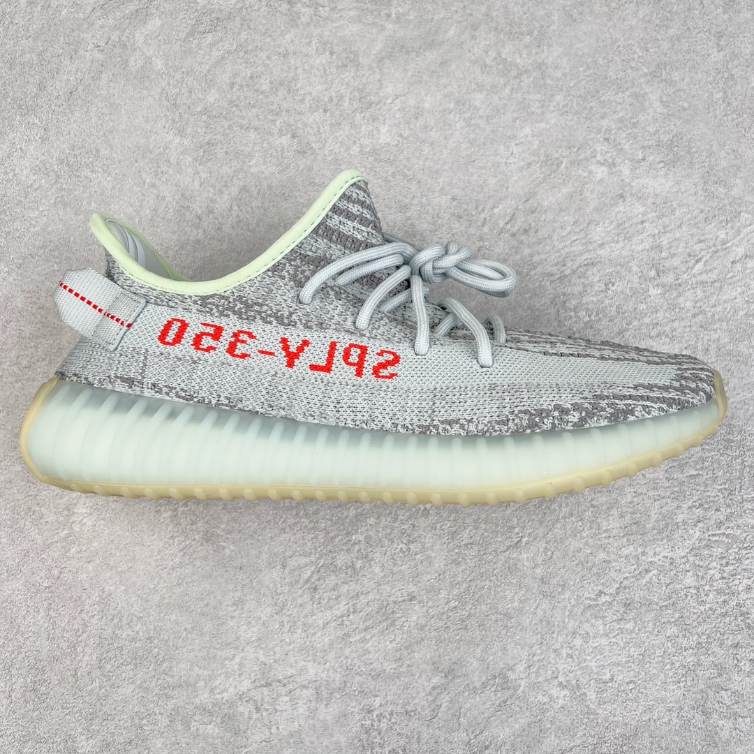 零售💰200 ＃R版福利 长期补货‼Yeezy Boost 350 V2 可燃冰 B37571 工厂配套商长期套现 正常出厂触碰不到的单价 百分百全新货品 零氧化发霉 给足利润空间操作 超乎所想的高性价比 原装纸板楦头开发 用料绝不含糊 原盒原配 知名大厂出品 品控到位 原装厚实针织面 外贸订单口碑惊人 进口机台打造完美鞋型 满钉油性爆米花 鞋型细节后跟收缩度完美 上脚轻易乱真 毕竟没人会趴着看你细节 为保证脚感 建议选大半码 SIZE：36 36.5 37 38 38.5 39 40 40.5 41 42 42.5 43 44 44.5 45 46 47 48 编码：by2936000-运动鞋