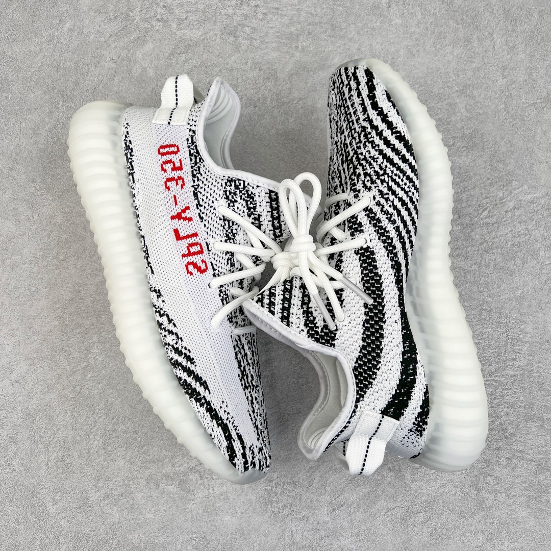 图片[3]-零售💰200 ＃R版福利 长期补货‼Yeezy Boost 350 V2 白斑马 CP9654 工厂配套商长期套现 正常出厂触碰不到的单价 百分百全新货品 零氧化发霉 给足利润空间操作 超乎所想的高性价比 原装纸板楦头开发 用料绝不含糊 原盒原配 知名大厂出品 品控到位 原装厚实针织面 外贸订单口碑惊人 进口机台打造完美鞋型 满钉油性爆米花 鞋型细节后跟收缩度完美 上脚轻易乱真 毕竟没人会趴着看你细节 为保证脚感 建议选大半码 SIZE：36 36.5 37 38 38.5 39 40 40.5 41 42 42.5 43 44 44.5 45 46 47 48 编码：by2936000-运动鞋