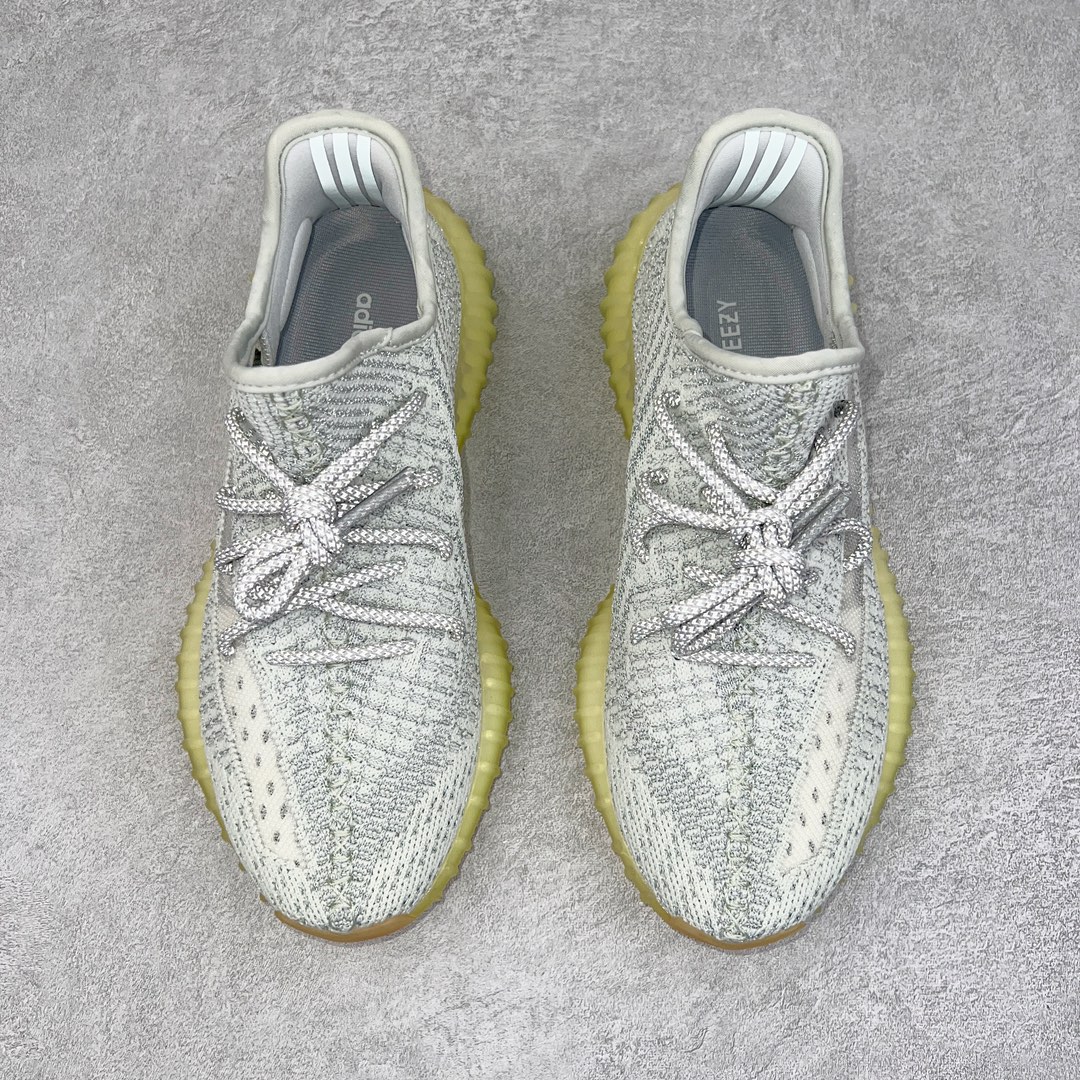 图片[2]-零售💰200 ＃R版福利 长期补货‼Yeezy Boost 350 V2 灰满天星 FX4349 工厂配套商长期套现 正常出厂触碰不到的单价 百分百全新货品 零氧化发霉 给足利润空间操作 超乎所想的高性价比 原装纸板楦头开发 用料绝不含糊 原盒原配 知名大厂出品 品控到位 原装厚实针织面 外贸订单口碑惊人 进口机台打造完美鞋型 满钉油性爆米花 鞋型细节后跟收缩度完美 上脚轻易乱真 毕竟没人会趴着看你细节 为保证脚感 建议选大半码 SIZE：36 36.5 37 38 38.5 39 40 40.5 41 42 42.5 43 44 44.5 45 46 47 48 编码：by2936000-运动鞋