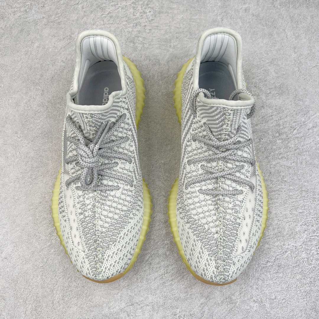 图片[2]-零售💰200 ＃R版福利 长期补货‼Yeezy Boost 350 V2 灰天使 FX4348 工厂配套商长期套现 正常出厂触碰不到的单价 百分百全新货品 零氧化发霉 给足利润空间操作 超乎所想的高性价比 原装纸板楦头开发 用料绝不含糊 原盒原配 知名大厂出品 品控到位 原装厚实针织面 外贸订单口碑惊人 进口机台打造完美鞋型 满钉油性爆米花 鞋型细节后跟收缩度完美 上脚轻易乱真 毕竟没人会趴着看你细节 为保证脚感 建议选大半码 SIZE：36 36.5 37 38 38.5 39 40 40.5 41 42 42.5 43 44 44.5 45 46 47 48 编码：by2936000-运动鞋