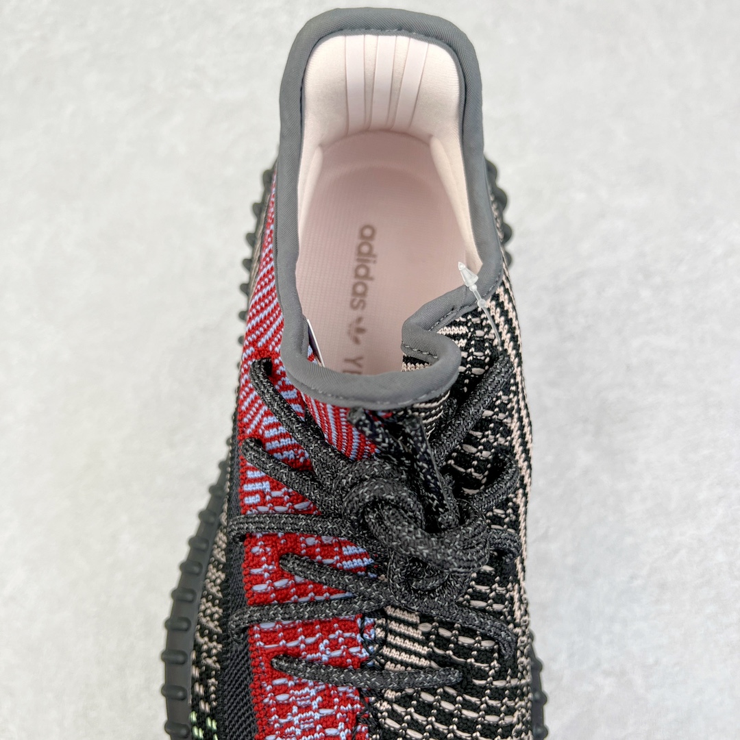 图片[5]-零售💰200 ＃R版福利 长期补货‼Yeezy Boost 350 V2 黑红天使 FW5190 工厂配套商长期套现 正常出厂触碰不到的单价 百分百全新货品 零氧化发霉 给足利润空间操作 超乎所想的高性价比 原装纸板楦头开发 用料绝不含糊 原盒原配 知名大厂出品 品控到位 原装厚实针织面 外贸订单口碑惊人 进口机台打造完美鞋型 满钉油性爆米花 鞋型细节后跟收缩度完美 上脚轻易乱真 毕竟没人会趴着看你细节 为保证脚感 建议选大半码 SIZE：36 36.5 37 38 38.5 39 40 40.5 41 42 42.5 43 44 44.5 45 46 47 48 编码：by2936000-运动鞋