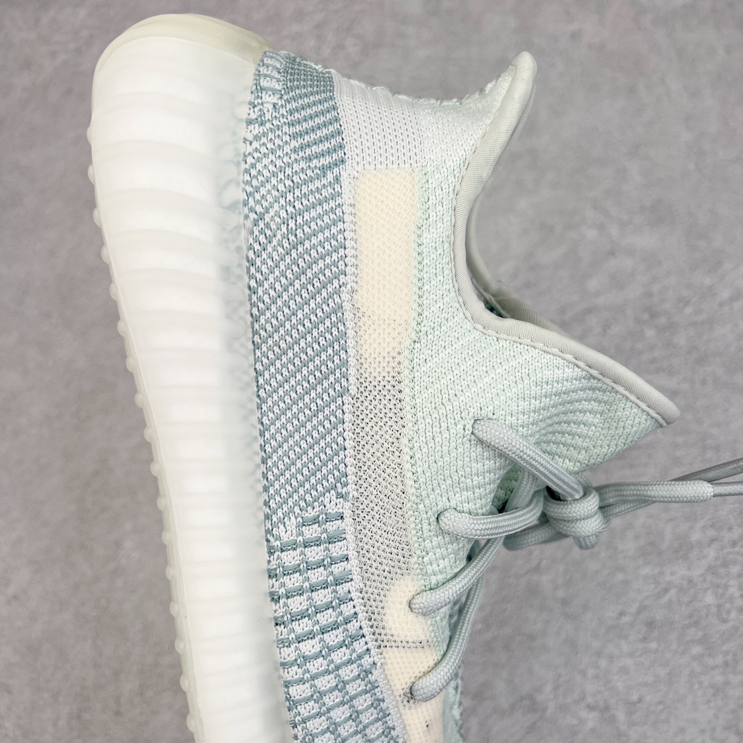 图片[6]-零售💰200 ＃R版福利 长期补货‼Yeezy Boost 350 V2 冰蓝天使 FW3043 工厂配套商长期套现 正常出厂触碰不到的单价 百分百全新货品 零氧化发霉 给足利润空间操作 超乎所想的高性价比 原装纸板楦头开发 用料绝不含糊 原盒原配 知名大厂出品 品控到位 原装厚实针织面 外贸订单口碑惊人 进口机台打造完美鞋型 满钉油性爆米花 鞋型细节后跟收缩度完美 上脚轻易乱真 毕竟没人会趴着看你细节 为保证脚感 建议选大半码 SIZE：36 36.5 37 38 38.5 39 40 40.5 41 42 42.5 43 44 44.5 45 46 47 48 编码：by2936000-运动鞋