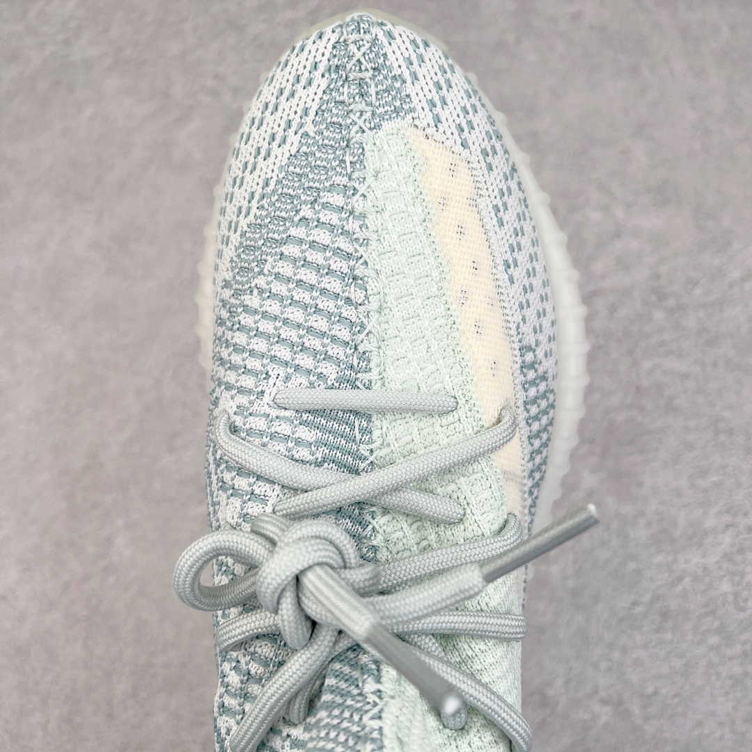 图片[4]-零售💰200 ＃R版福利 长期补货‼Yeezy Boost 350 V2 冰蓝天使 FW3043 工厂配套商长期套现 正常出厂触碰不到的单价 百分百全新货品 零氧化发霉 给足利润空间操作 超乎所想的高性价比 原装纸板楦头开发 用料绝不含糊 原盒原配 知名大厂出品 品控到位 原装厚实针织面 外贸订单口碑惊人 进口机台打造完美鞋型 满钉油性爆米花 鞋型细节后跟收缩度完美 上脚轻易乱真 毕竟没人会趴着看你细节 为保证脚感 建议选大半码 SIZE：36 36.5 37 38 38.5 39 40 40.5 41 42 42.5 43 44 44.5 45 46 47 48 编码：by2936000-运动鞋