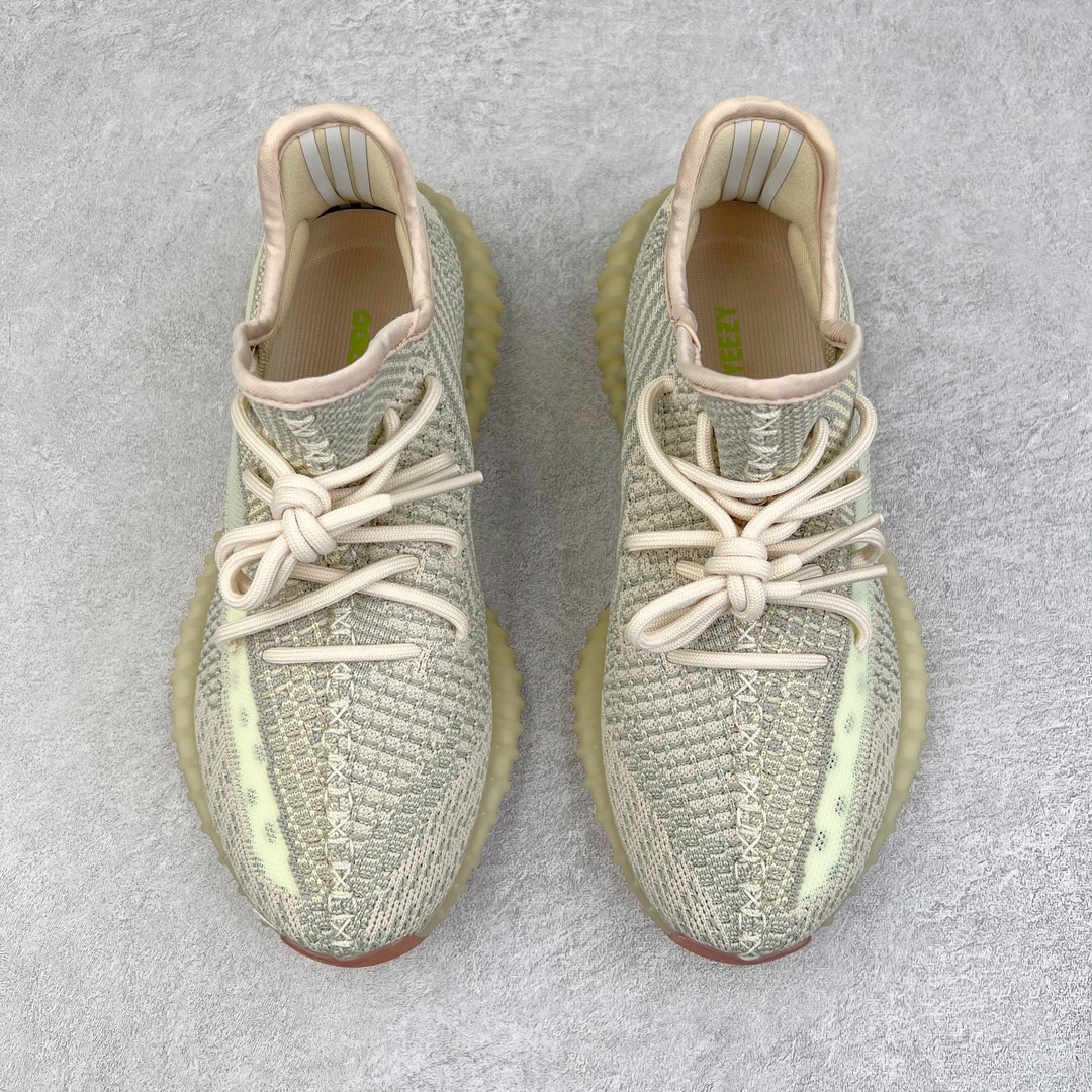 图片[2]-零售💰200 ＃R版福利 长期补货‼Yeezy Boost 350 V2 拼接天使 FW3042 工厂配套商长期套现 正常出厂触碰不到的单价 百分百全新货品 零氧化发霉 给足利润空间操作 超乎所想的高性价比 原装纸板楦头开发 用料绝不含糊 原盒原配 知名大厂出品 品控到位 原装厚实针织面 外贸订单口碑惊人 进口机台打造完美鞋型 满钉油性爆米花 鞋型细节后跟收缩度完美 上脚轻易乱真 毕竟没人会趴着看你细节 为保证脚感 建议选大半码 SIZE：36 36.5 37 38 38.5 39 40 40.5 41 42 42.5 43 44 44.5 45 46 47 48 编码：by2936000-运动鞋