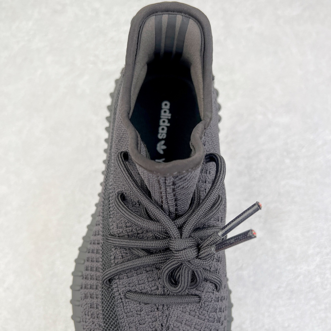 图片[5]-零售💰200 ＃R版福利 长期补货‼Yeezy Boost 350 V2 黑生胶 FY2903 工厂配套商长期套现 正常出厂触碰不到的单价 百分百全新货品 零氧化发霉 给足利润空间操作 超乎所想的高性价比 原装纸板楦头开发 用料绝不含糊 原盒原配 知名大厂出品 品控到位 原装厚实针织面 外贸订单口碑惊人 进口机台打造完美鞋型 满钉油性爆米花 鞋型细节后跟收缩度完美 上脚轻易乱真 毕竟没人会趴着看你细节 为保证脚感 建议选大半码 SIZE：36 36.5 37 38 38.5 39 40 40.5 41 42 42.5 43 44 44.5 45 46 47 48 编码：by2936000-运动鞋