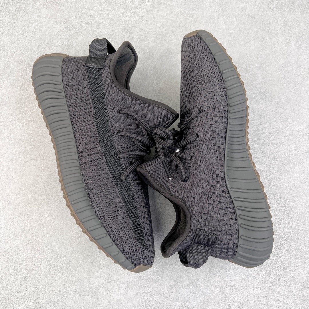 图片[3]-零售💰200 ＃R版福利 长期补货‼Yeezy Boost 350 V2 黑生胶 FY2903 工厂配套商长期套现 正常出厂触碰不到的单价 百分百全新货品 零氧化发霉 给足利润空间操作 超乎所想的高性价比 原装纸板楦头开发 用料绝不含糊 原盒原配 知名大厂出品 品控到位 原装厚实针织面 外贸订单口碑惊人 进口机台打造完美鞋型 满钉油性爆米花 鞋型细节后跟收缩度完美 上脚轻易乱真 毕竟没人会趴着看你细节 为保证脚感 建议选大半码 SIZE：36 36.5 37 38 38.5 39 40 40.5 41 42 42.5 43 44 44.5 45 46 47 48 编码：by2936000-运动鞋