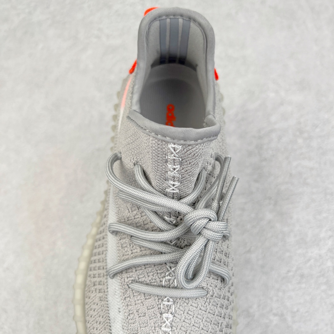 图片[5]-零售💰200 ＃R版福利 长期补货‼Yeezy Boost 350 V2 尾灯 FX9017 工厂配套商长期套现 正常出厂触碰不到的单价 百分百全新货品 零氧化发霉 给足利润空间操作 超乎所想的高性价比 原装纸板楦头开发 用料绝不含糊 原盒原配 知名大厂出品 品控到位 原装厚实针织面 外贸订单口碑惊人 进口机台打造完美鞋型 满钉油性爆米花 鞋型细节后跟收缩度完美 上脚轻易乱真 毕竟没人会趴着看你细节 为保证脚感 建议选大半码 SIZE：36 36.5 37 38 38.5 39 40 40.5 41 42 42.5 43 44 44.5 45 46 47 48 编码：by2936000-运动鞋