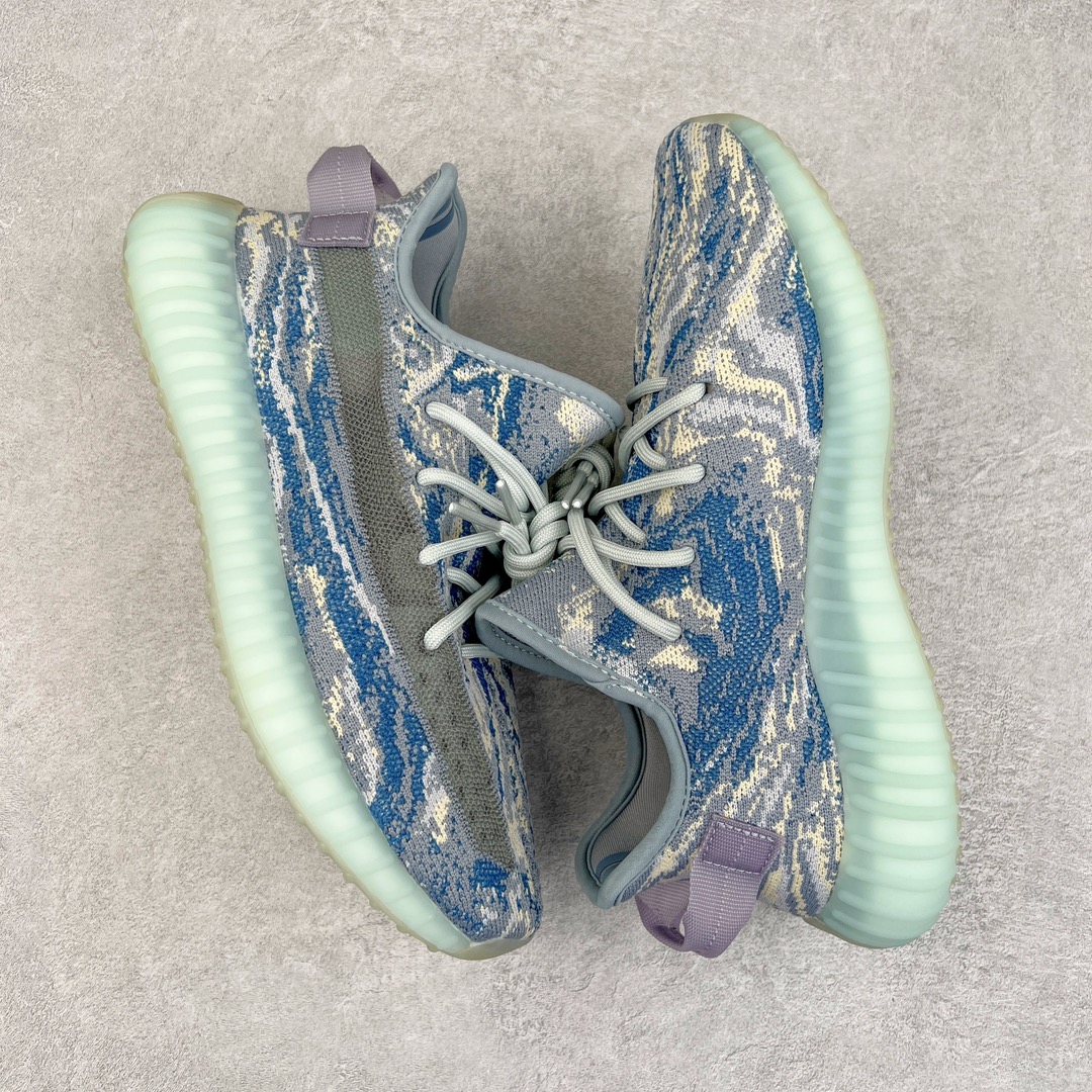 图片[3]-零售💰200 ＃R版福利 长期补货‼Yeezy Boost 350 V2 蓝色暴龙兽 GW3775 工厂配套商长期套现 正常出厂触碰不到的单价 百分百全新货品 零氧化发霉 给足利润空间操作 超乎所想的高性价比 原装纸板楦头开发 用料绝不含糊 原盒原配 知名大厂出品 品控到位 原装厚实针织面 外贸订单口碑惊人 进口机台打造完美鞋型 满钉油性爆米花 鞋型细节后跟收缩度完美 上脚轻易乱真 毕竟没人会趴着看你细节 为保证脚感 建议选大半码 SIZE：36 36.5 37 38 38.5 39 40 40.5 41 42 42.5 43 44 44.5 45 46 47 48 编码：by2936000-运动鞋