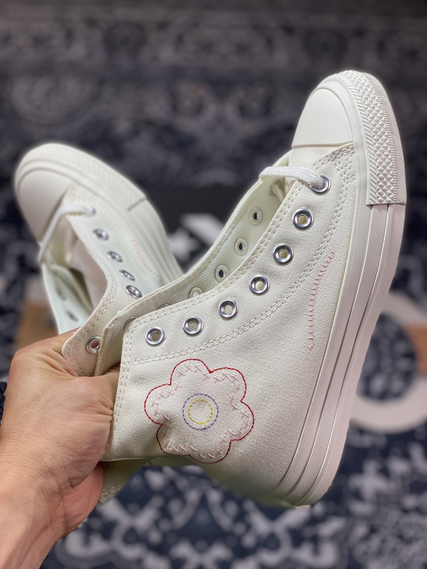 Xiaohongshu’s popular 2023 embroidered flower Converse All Star series A05195C