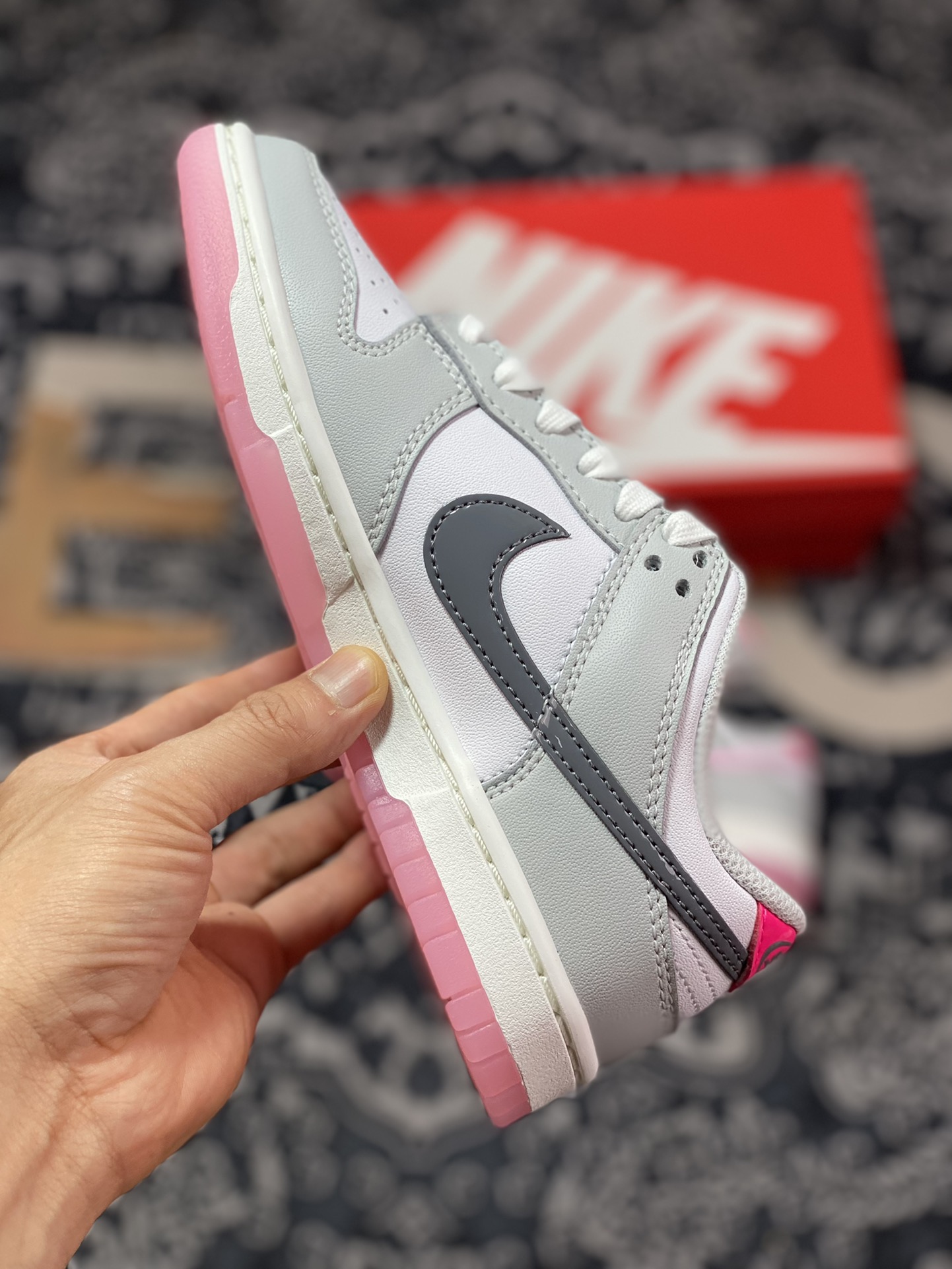 Nike SB Dunk Low ”520” dunk series low-top sneakers ”light gray white pink 520 Valentine's Day” FN3451-161