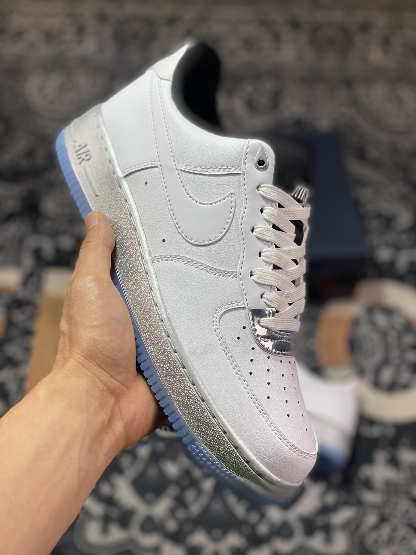 200 Nike Air Force 1’07 Low SE”White Chrome”空军一号经典低帮板鞋“皮革白银冰块底”DX6764-100