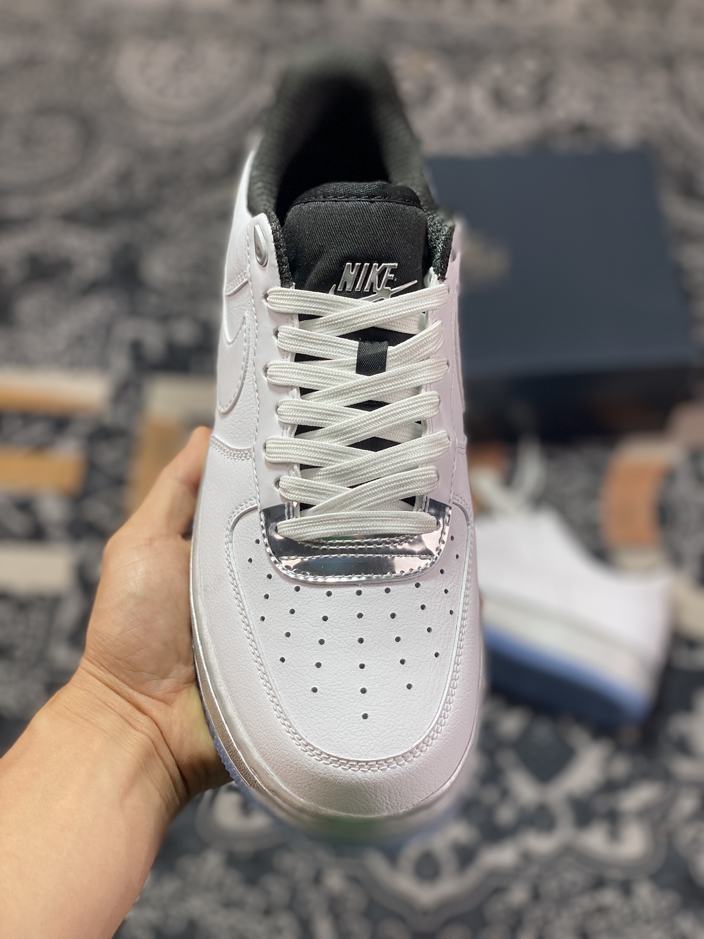 200 Nike Air Force 1'07 Low SE”White Chrome”空军一号经典低帮板鞋“皮革白银冰块底”DX6764-100