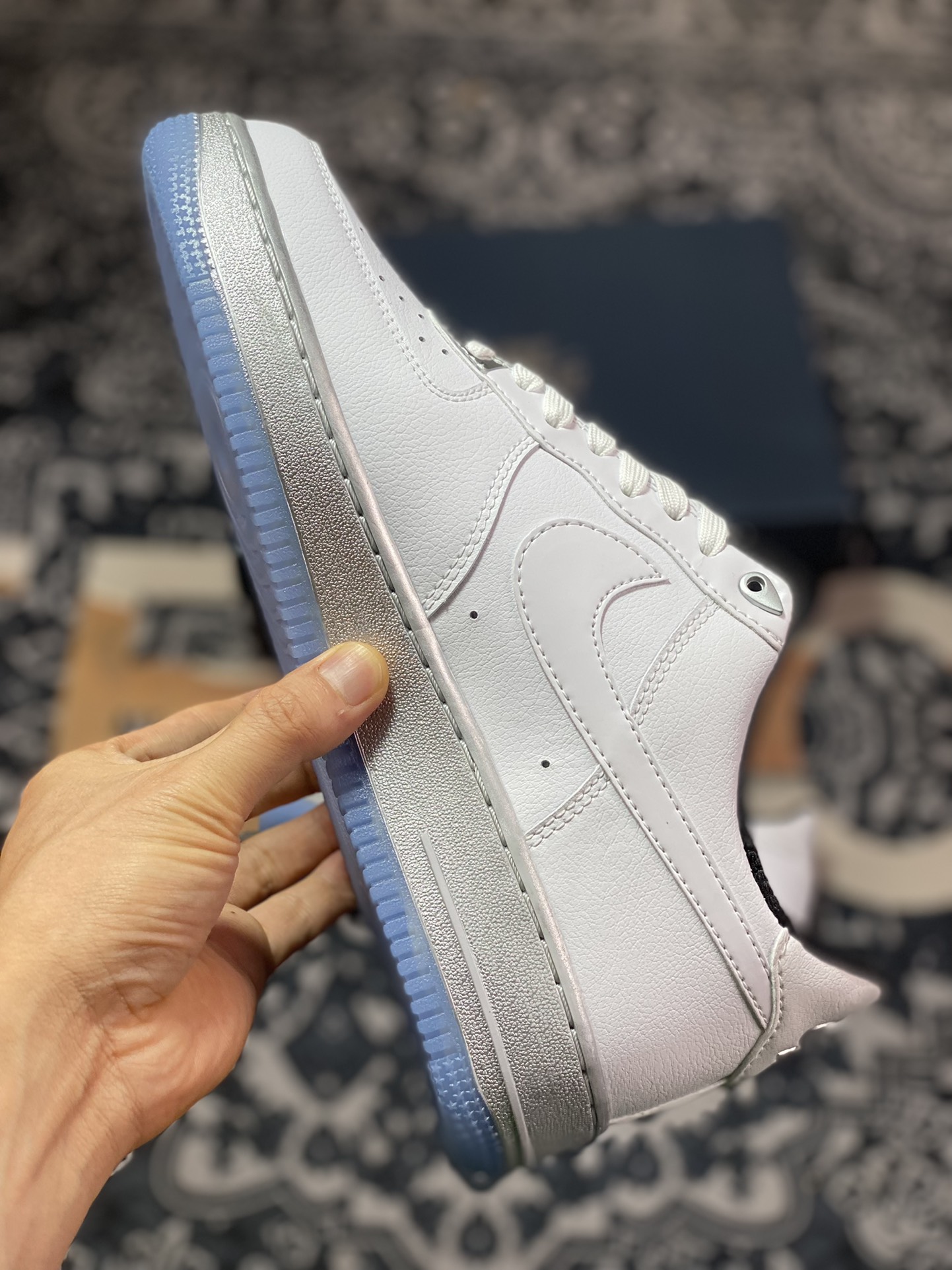 200 Nike Air Force 1'07 Low SE”White Chrome”空军一号经典低帮板鞋“皮革白银冰块底”DX6764-100