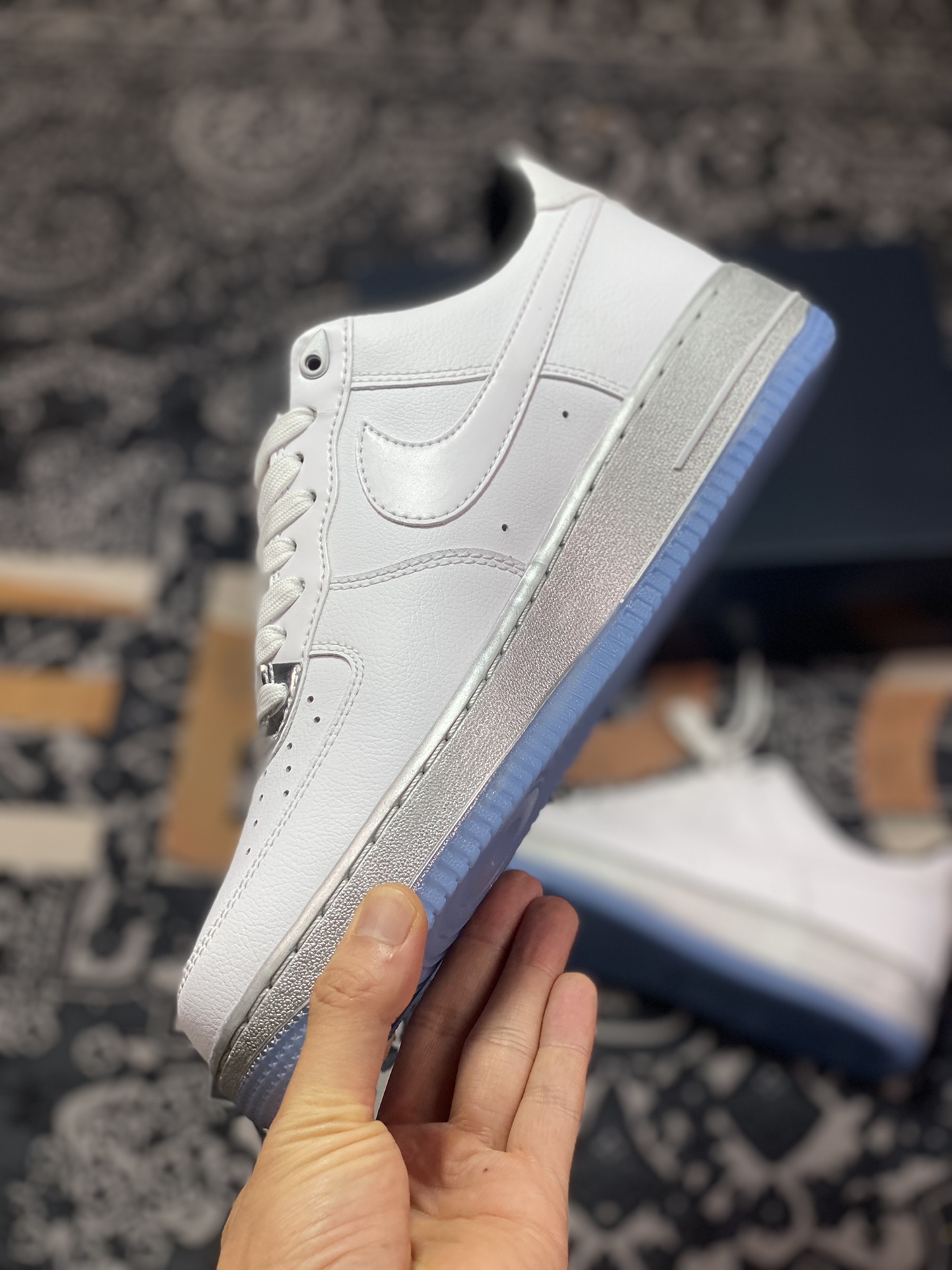 200 Nike Air Force 1'07 Low SE”White Chrome”空军一号经典低帮板鞋“皮革白银冰块底”DX6764-100