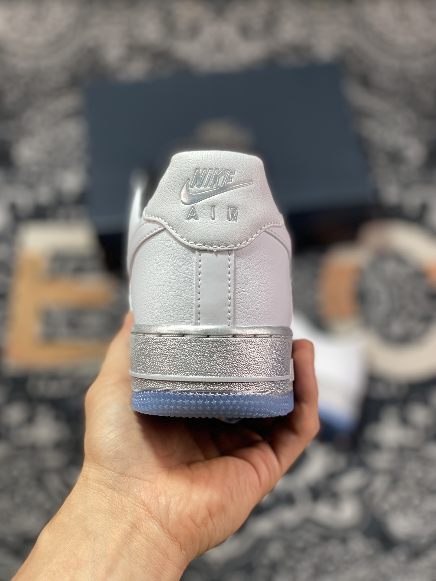 200 Nike Air Force 1'07 Low SE”White Chrome”空军一号经典低帮板鞋“皮革白银冰块底”DX6764-100