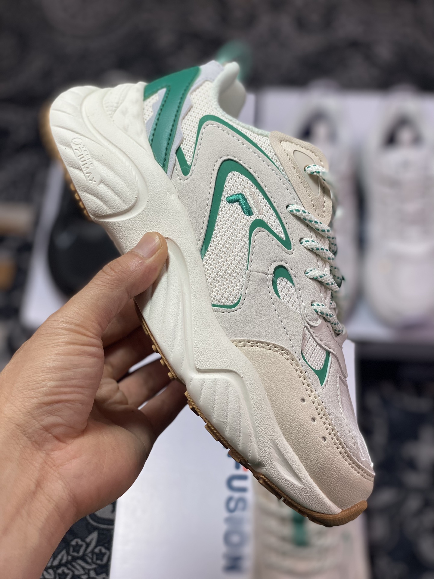 FILA FUSION Conch II Conch II series low-top thick-soled heightening versatile jogging shoes ”Milk White Retro Green” T12W311111FWV