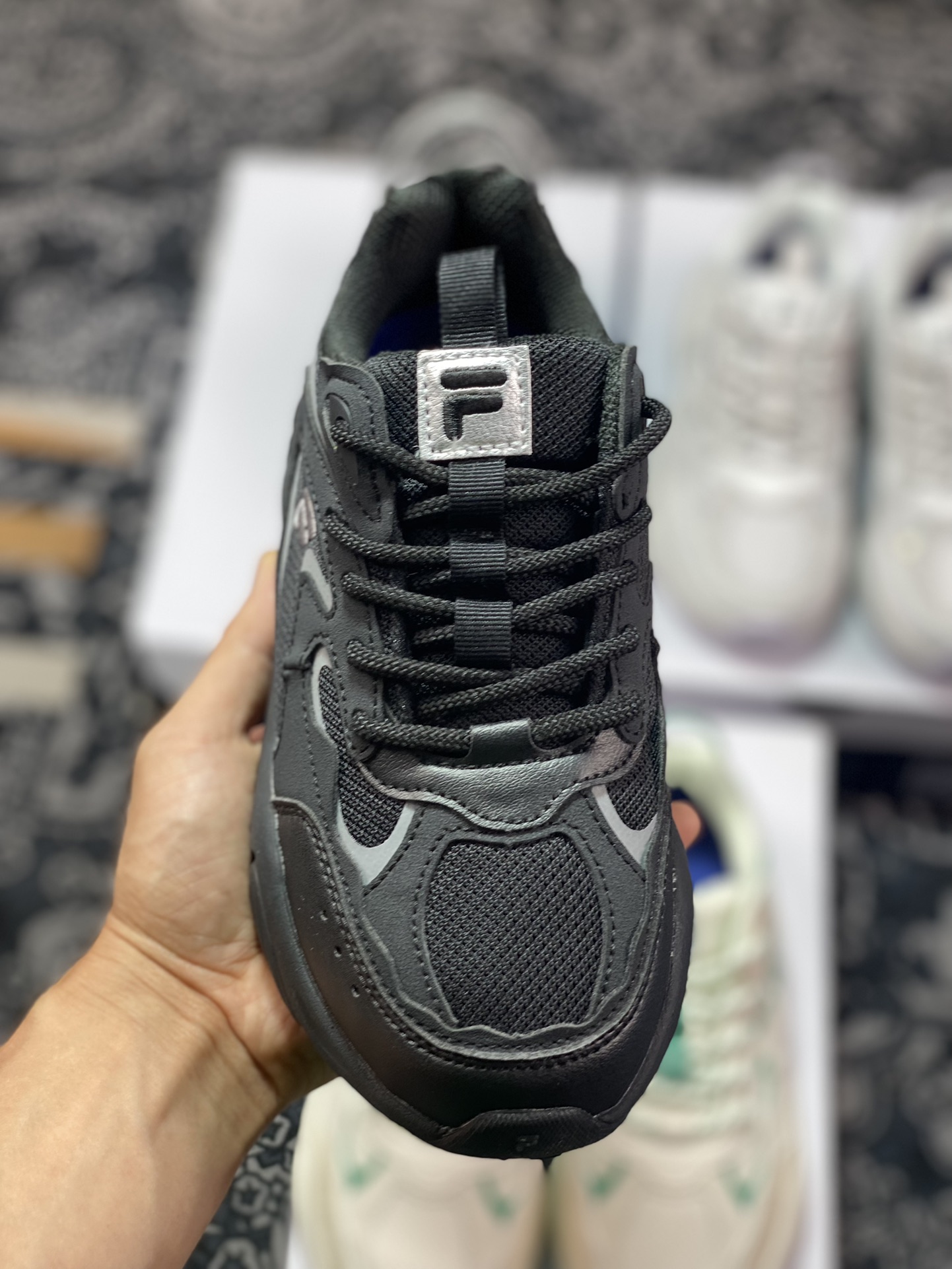 FILA FUSION Conch II Conch II Series Low-top Thick-soled Heightening Jogging Shoes ”Black Silver White” T12W311111FBS