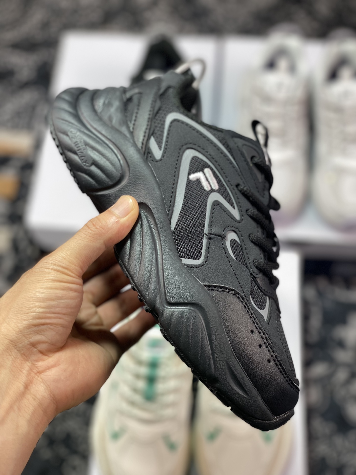 FILA FUSION Conch II Conch II Series Low-top Thick-soled Heightening Jogging Shoes ”Black Silver White” T12W311111FBS