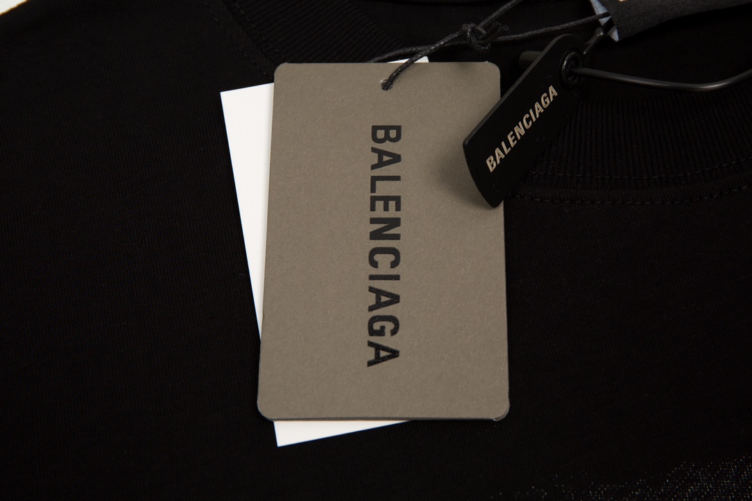 高品质 Balenciga/巴黎世家2023SS 渐变字母logo短袖