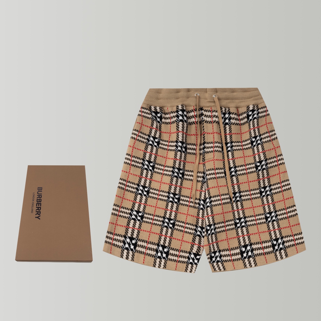 ➕10 se puede combinar con embalaje. Pantalones cortos de lana con cordón y rayas BBR, clásico a cuadros. A diferencia d…